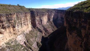 Bolivia - canyon